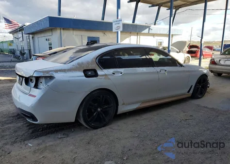 2016 BMW 750 Xi из США, поврежденный, VIN WBA7F2C5XGG416717